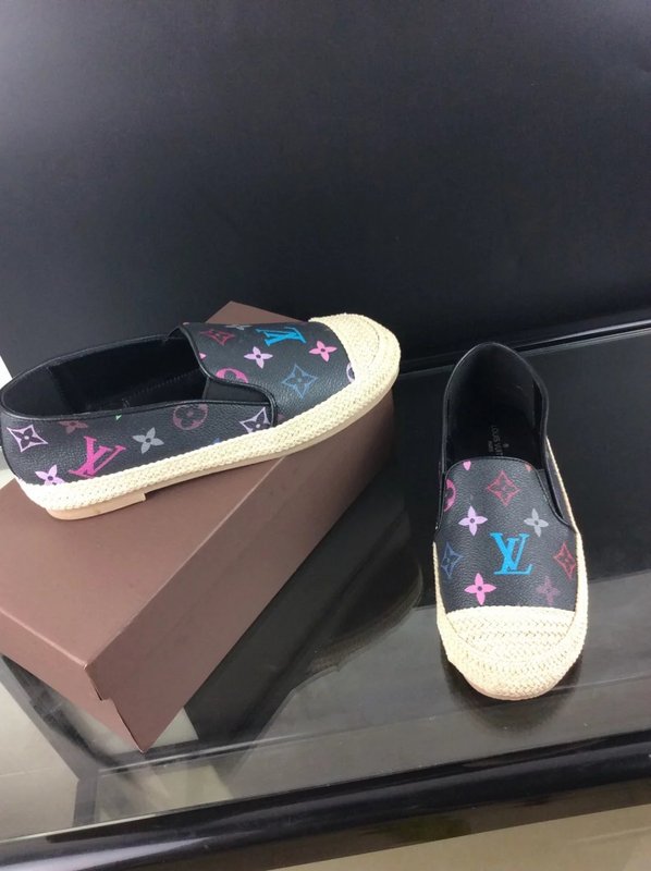 LV Loafers Women--010